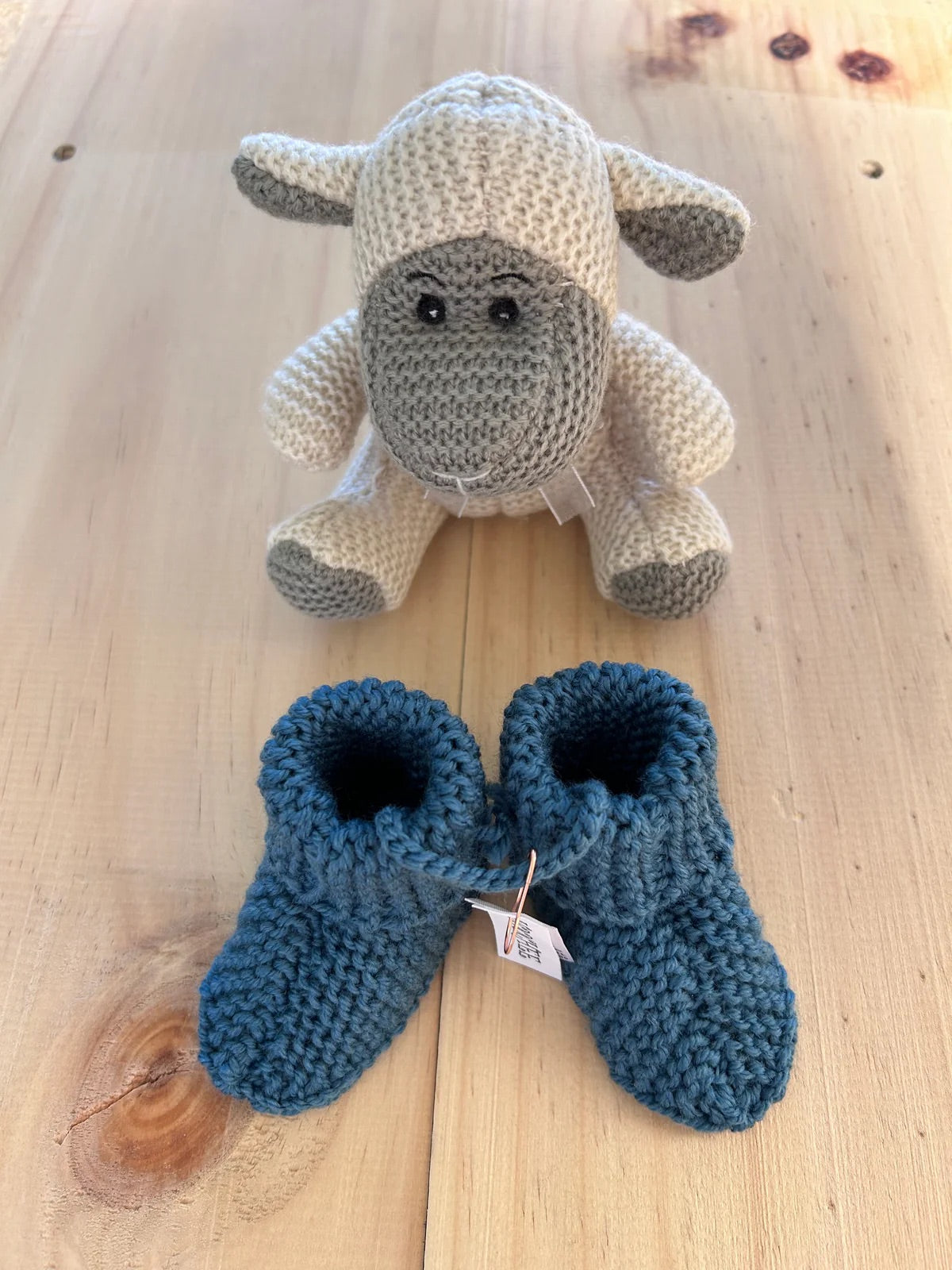 BUBS BEANIES & BOOTS - 0-6 MONTHS