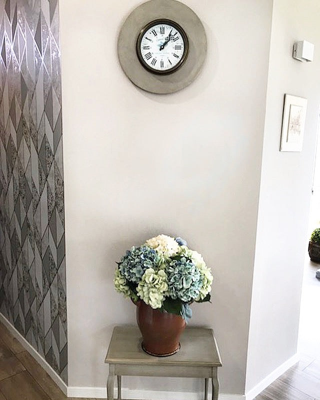 CLOCK & SIDE TABLE