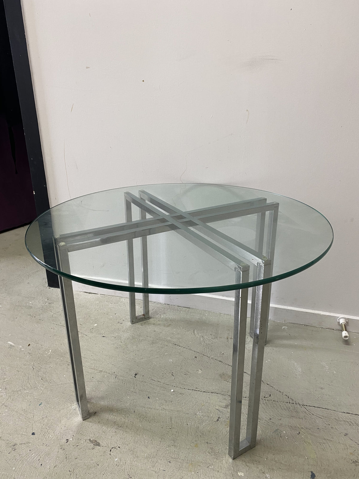 OCCASIONAL TABLE