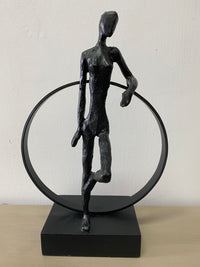 STANDING FIGURE WITH RING - BLACK